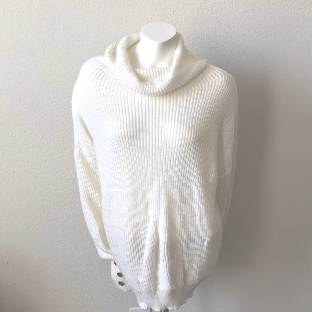 Ivory/Cream Cable Knit Turtleneck Sweater